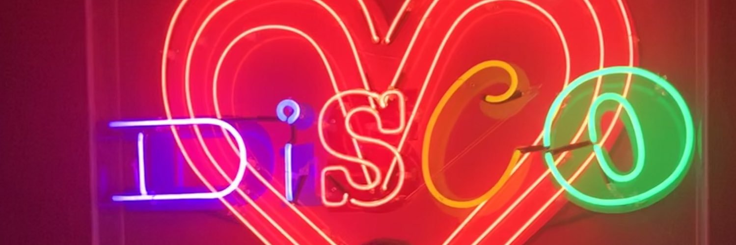 queens_uk's profile banner image