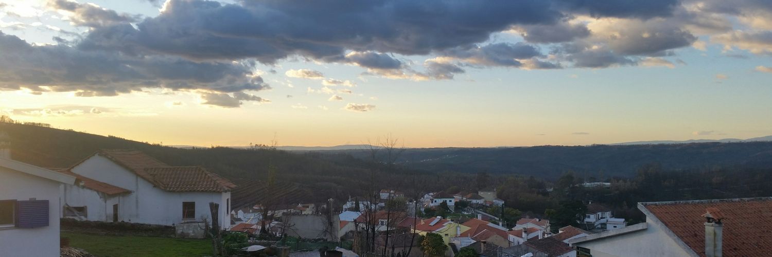 Johnny Morris banner