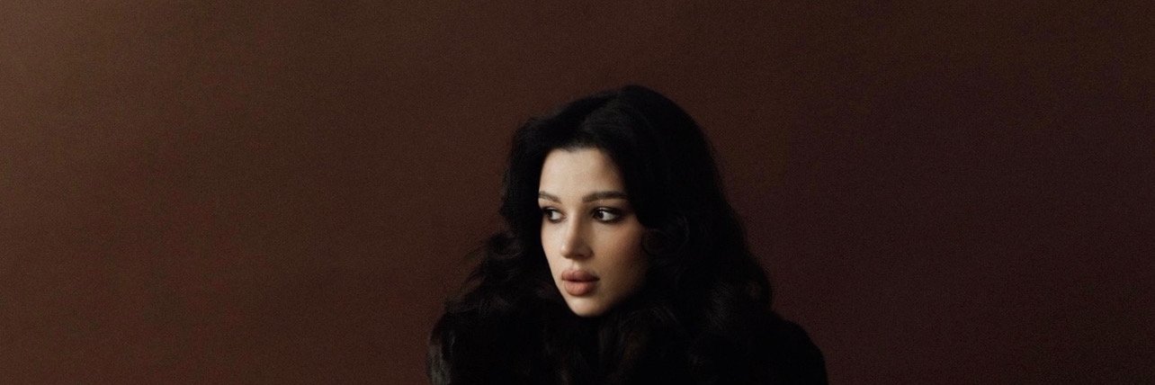 Queen Arolane banner