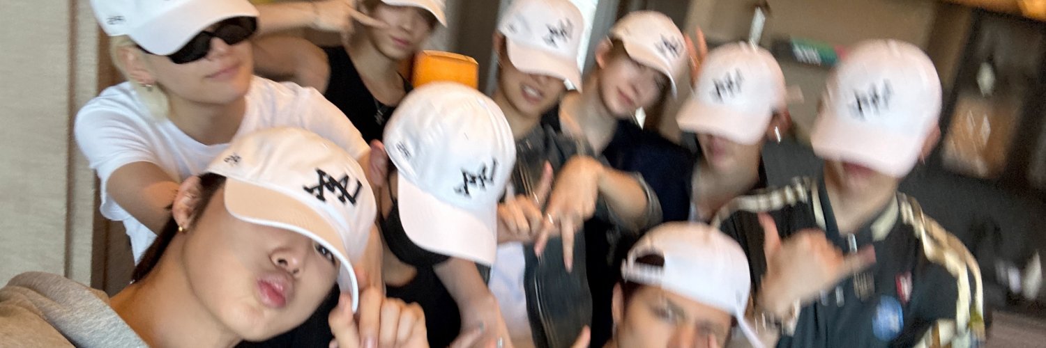 LUNE9ANDTEAM's profile banner image