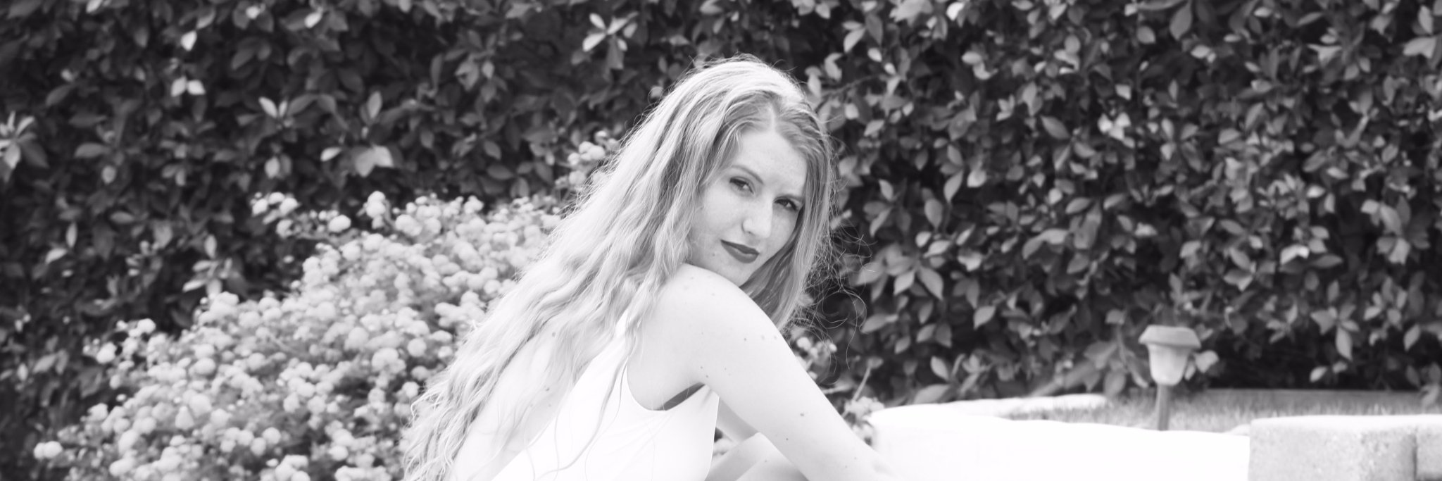 theactress's profile banner image