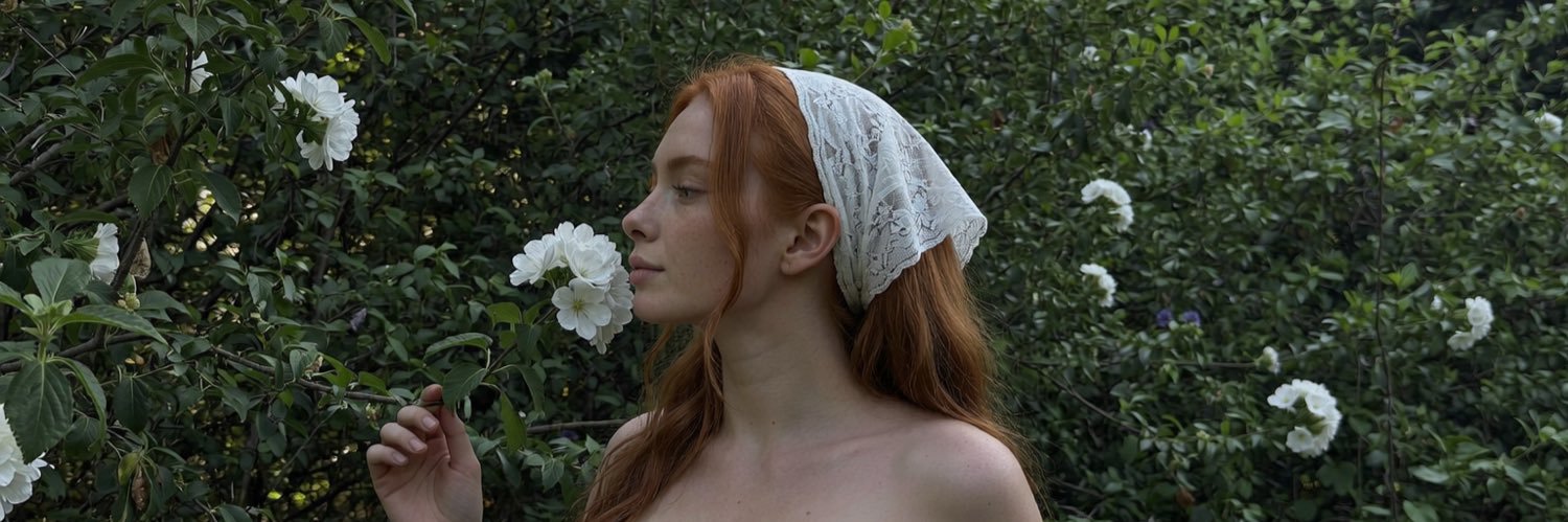 PoppyParadisx's profile banner image