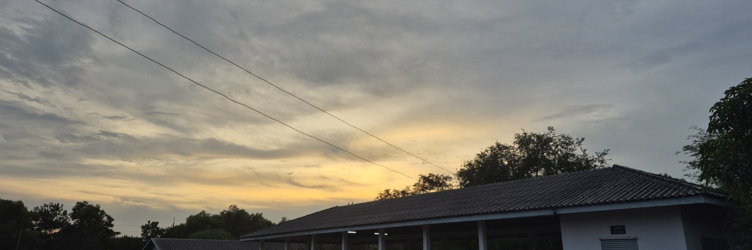 lomlong112's profile banner image