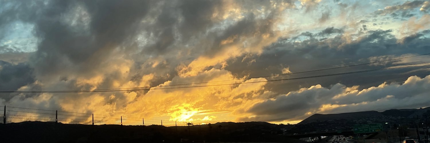 araJara's profile banner image