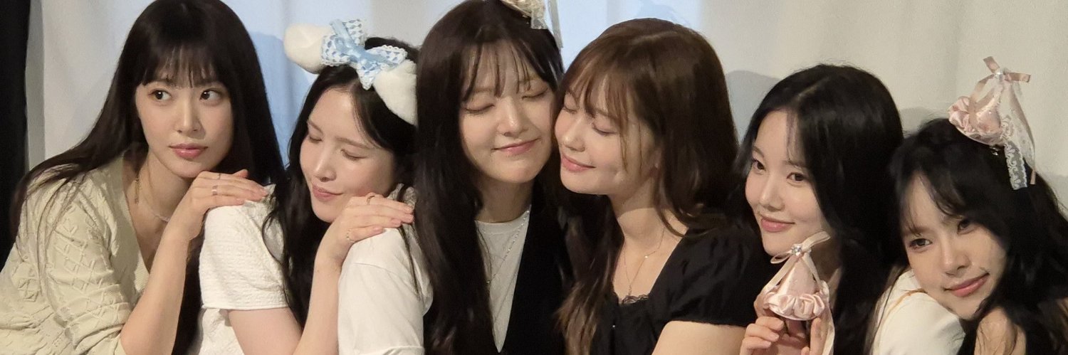 zoeuncart's profile banner image