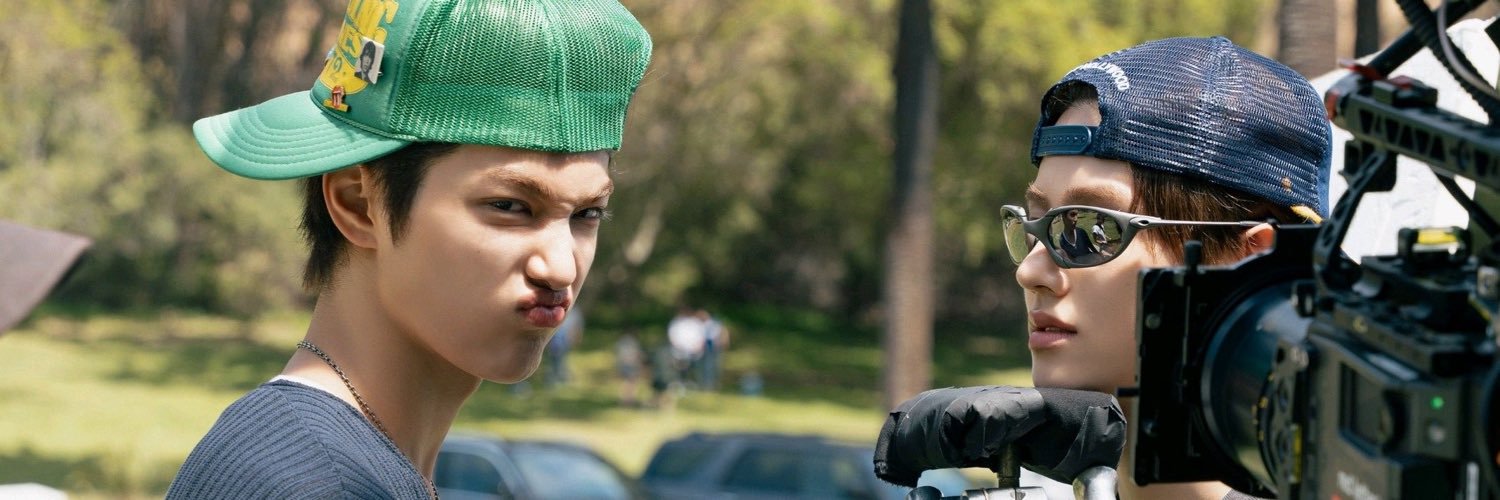 uxious_'s profile banner image