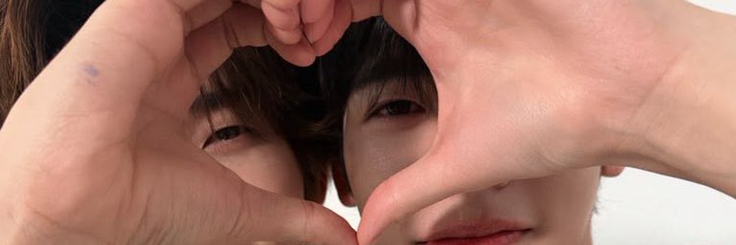 qinlob's profile banner image