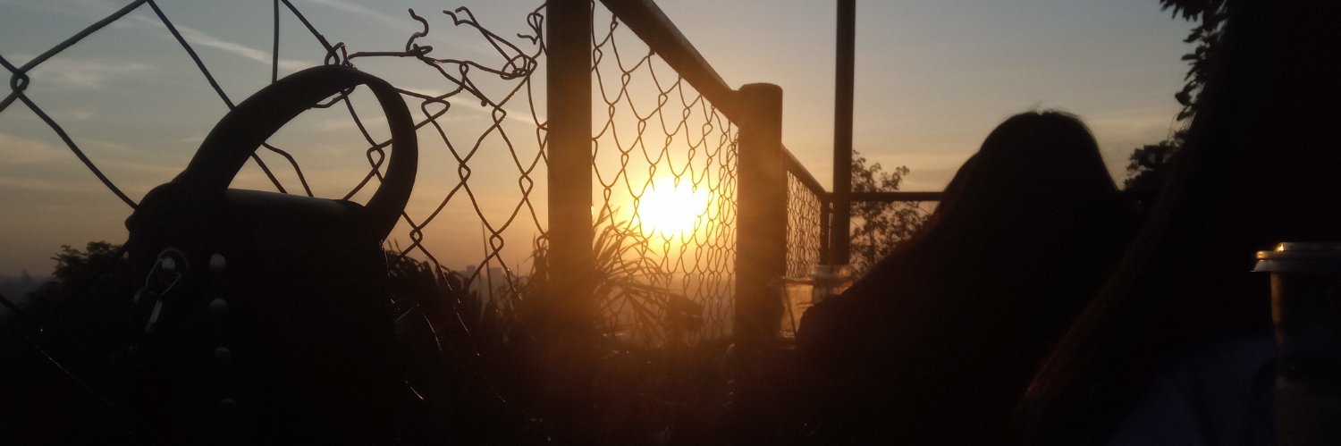 d1mxzie's profile banner image