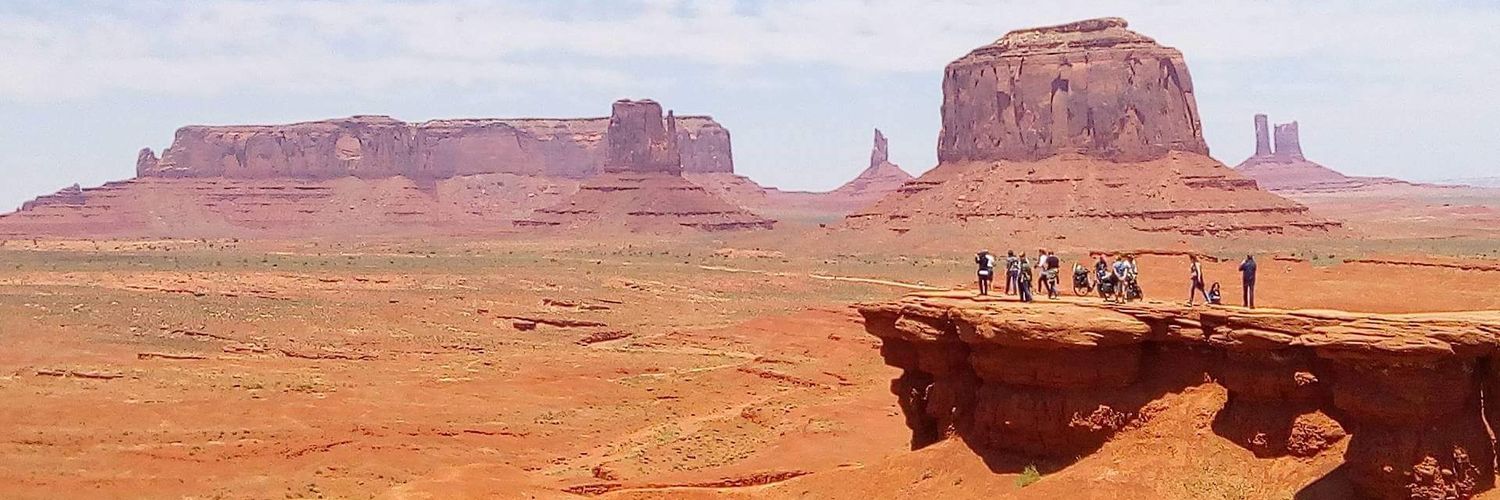 loovaraks's profile banner image