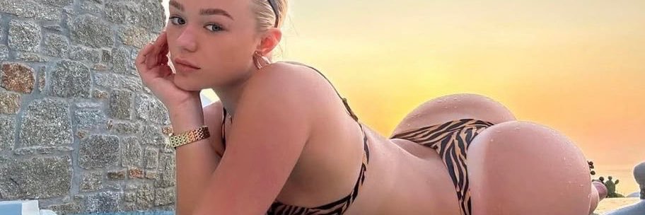 guser111's profile banner image