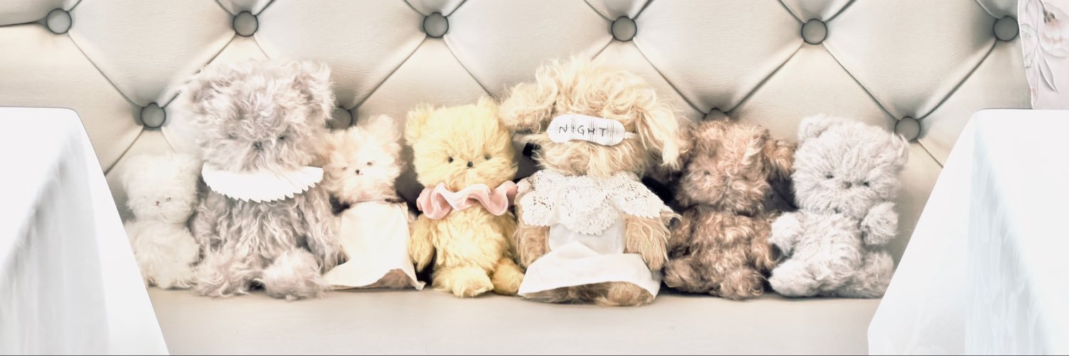 dechinui's profile banner image