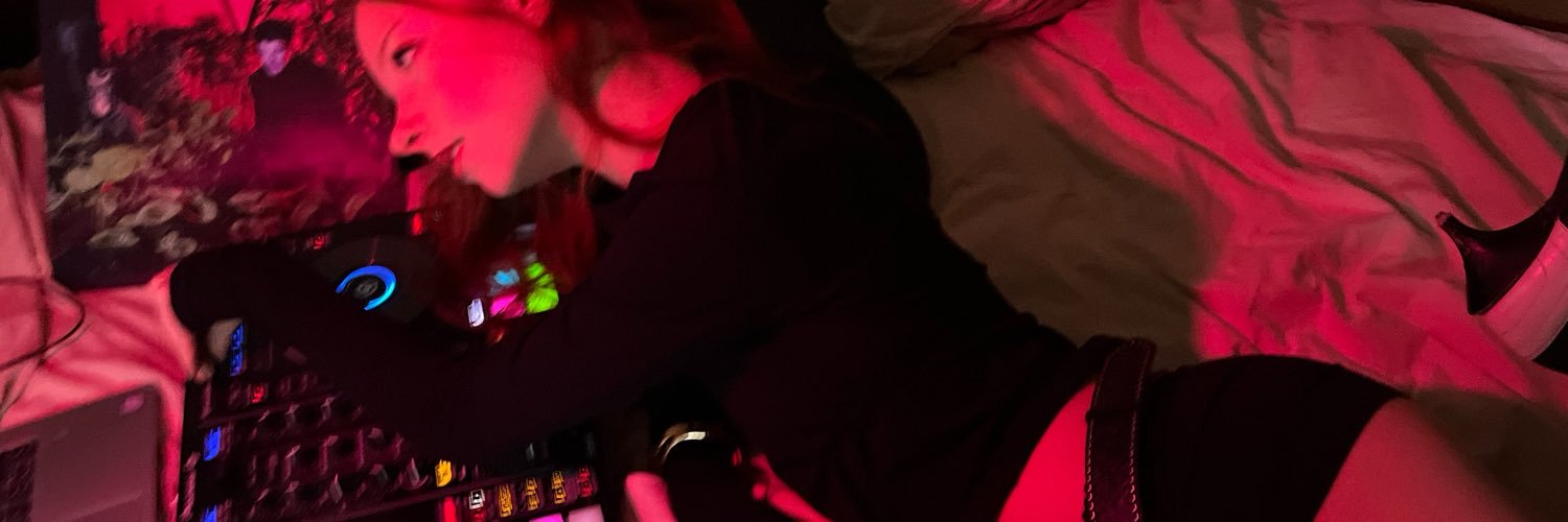 godesslillyy2's profile banner image