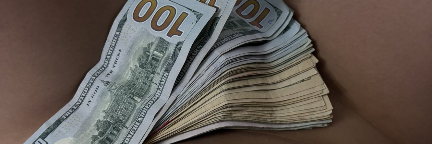 Dennisluccv's profile banner image