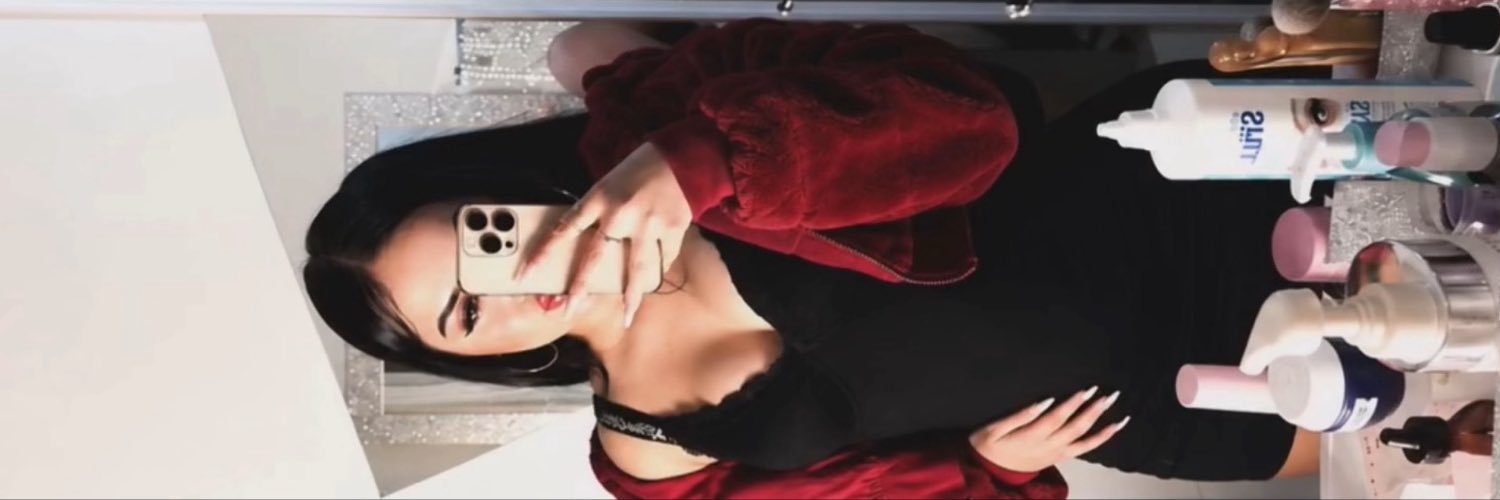 2707__sm's profile banner image