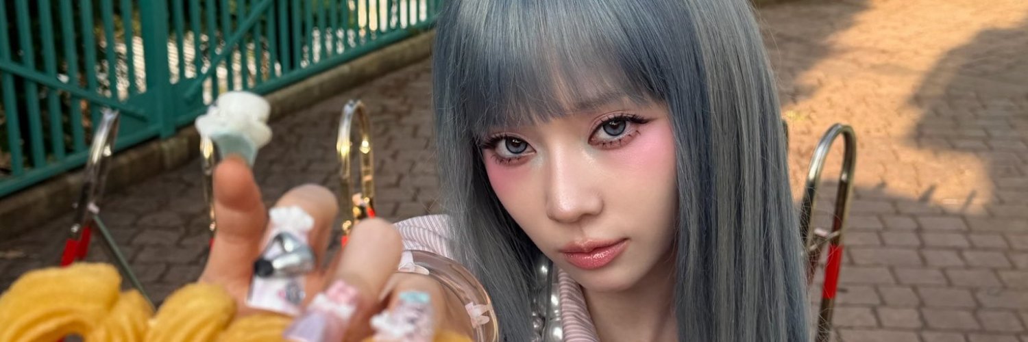 evewinno's profile banner image
