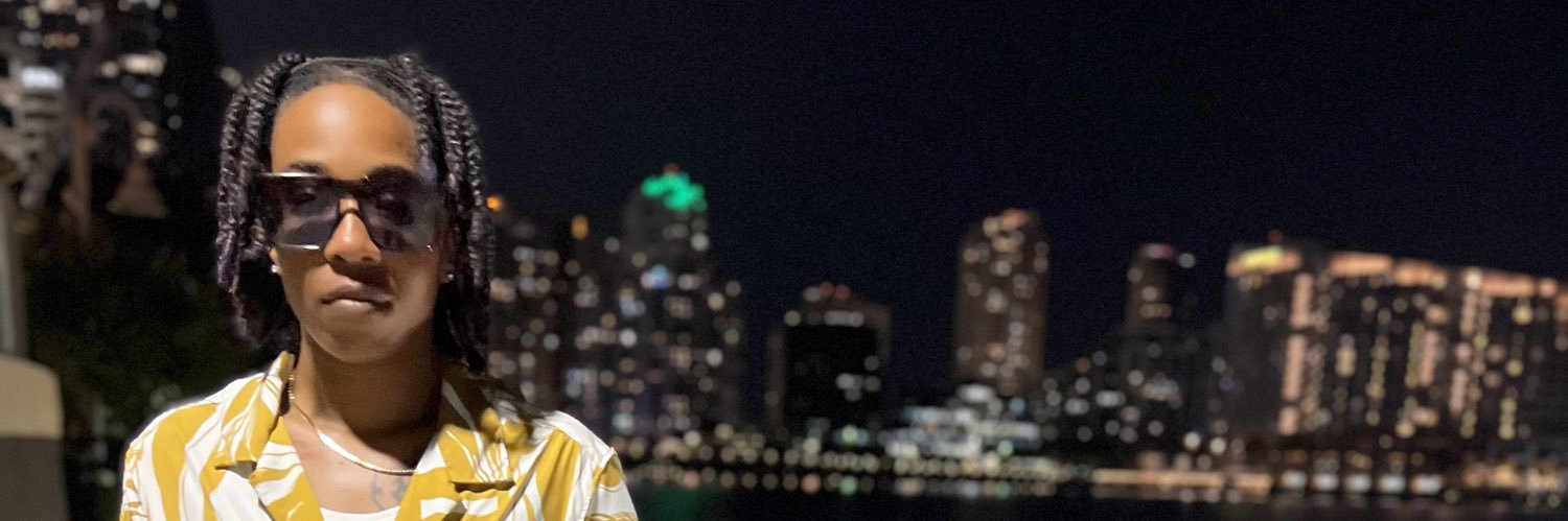 lo_reniii's profile banner image