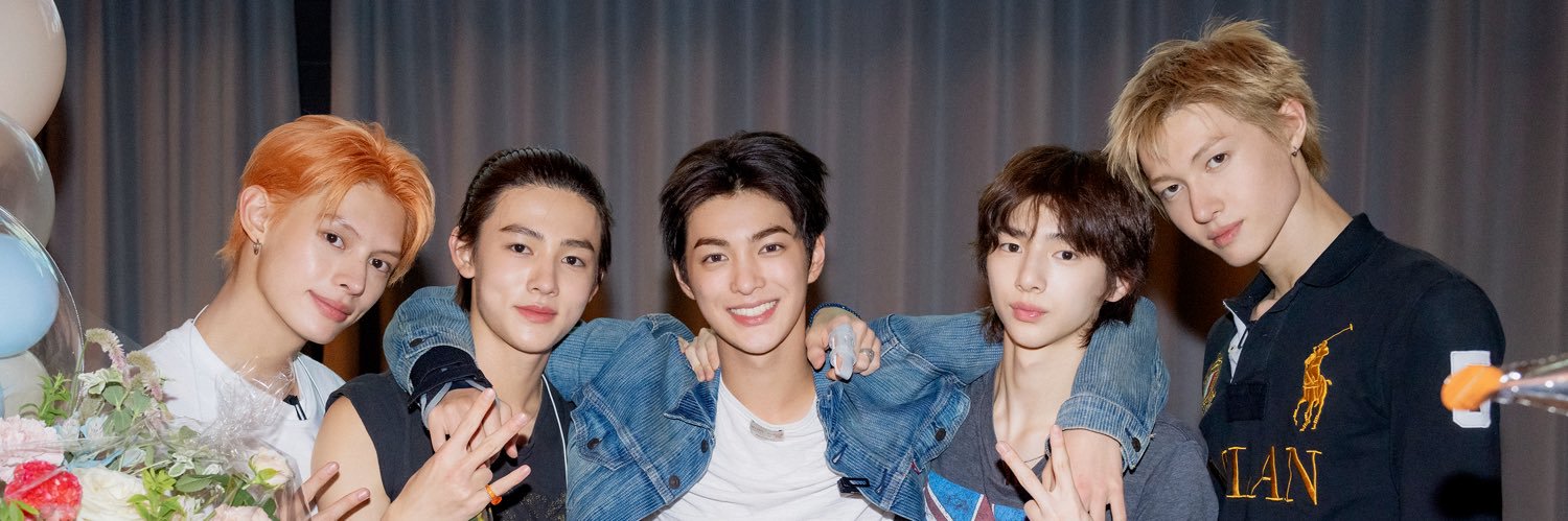 Nowadaysclover17 🍀✨ banner