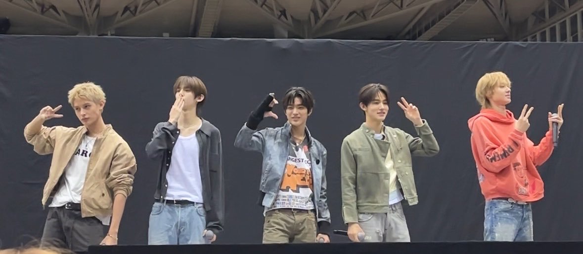 ju_13hn's profile banner image