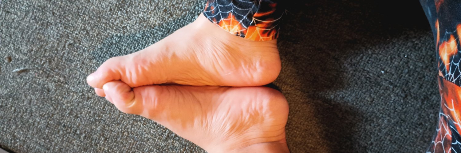 Footmaiden444's profile banner image