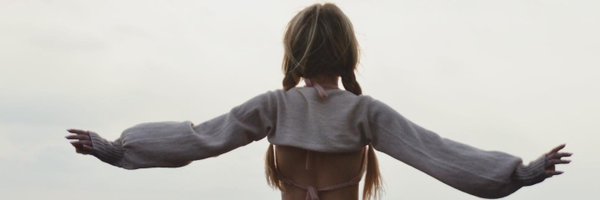 Lottie Moss Profile Banner