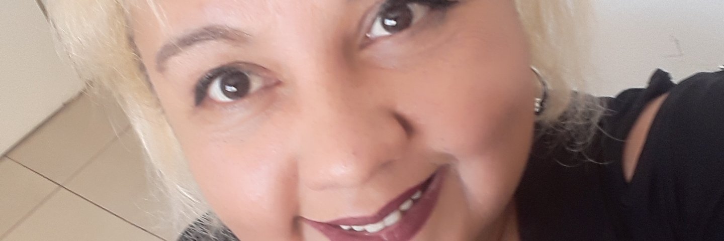 loreanva's profile banner image