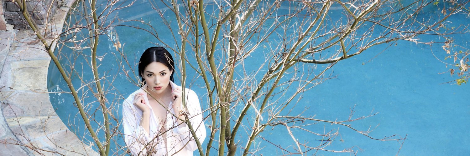 VeeMarieModel's profile banner image