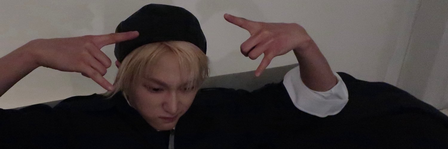 2eZZie's profile banner image