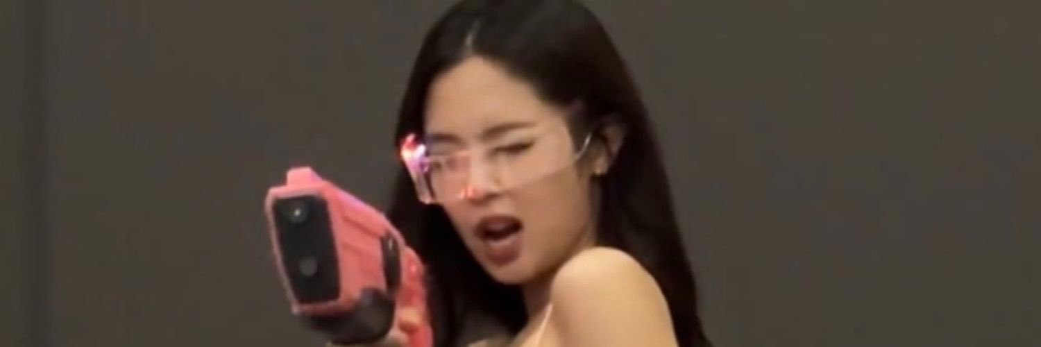 laughchile's profile banner image