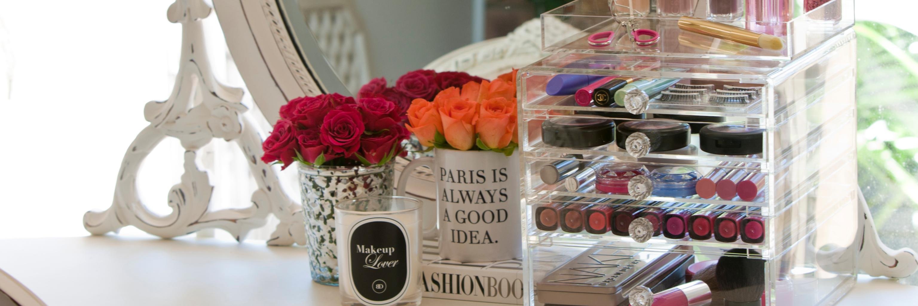 TheMakeUpBoxAU's profile banner image