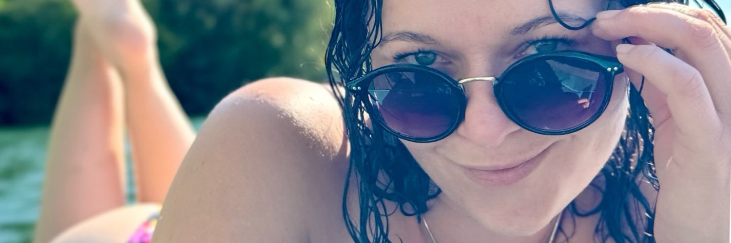 BabsiJot's profile banner image