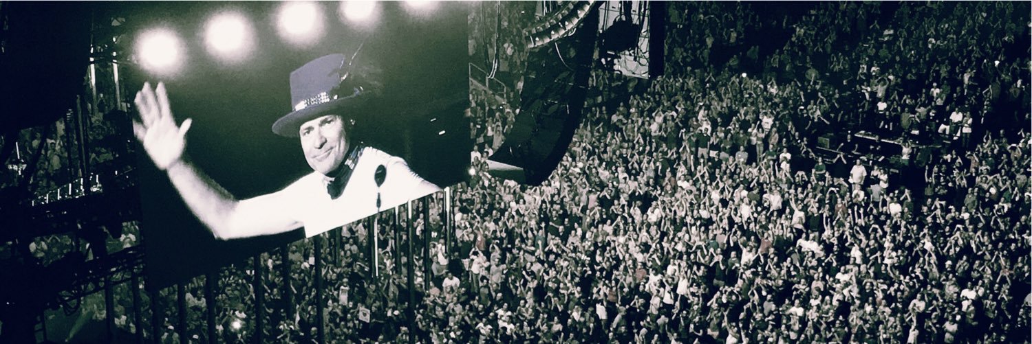 Elizabeth___22's profile banner image