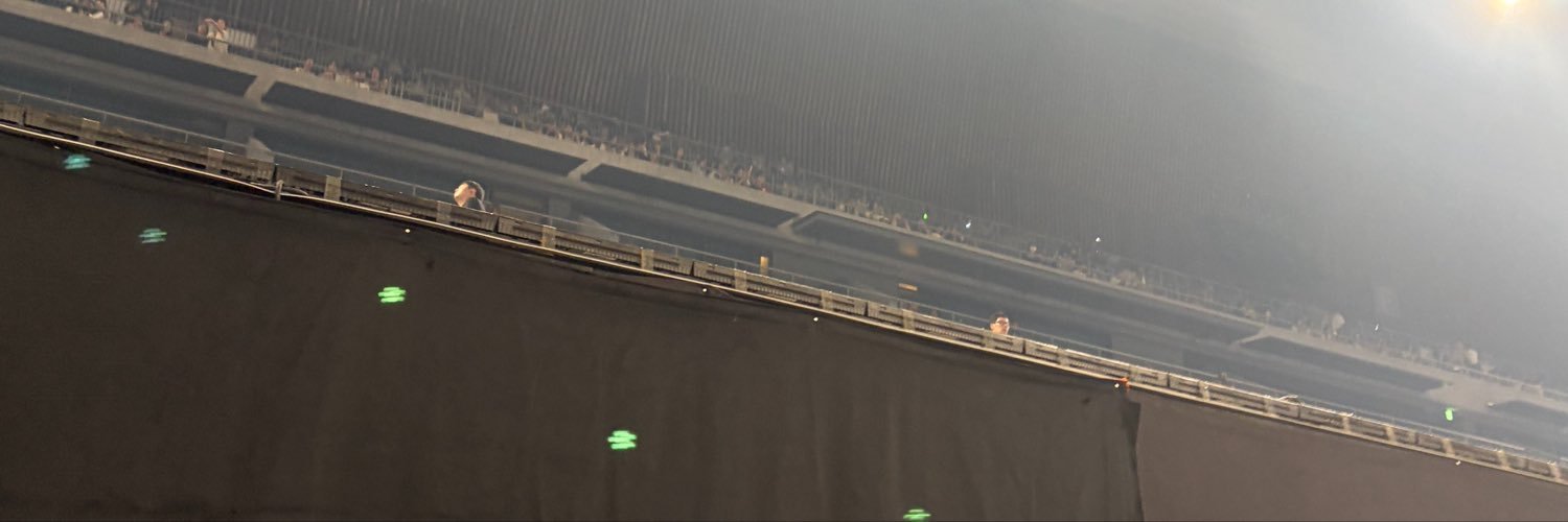 zzuIO3I's profile banner image