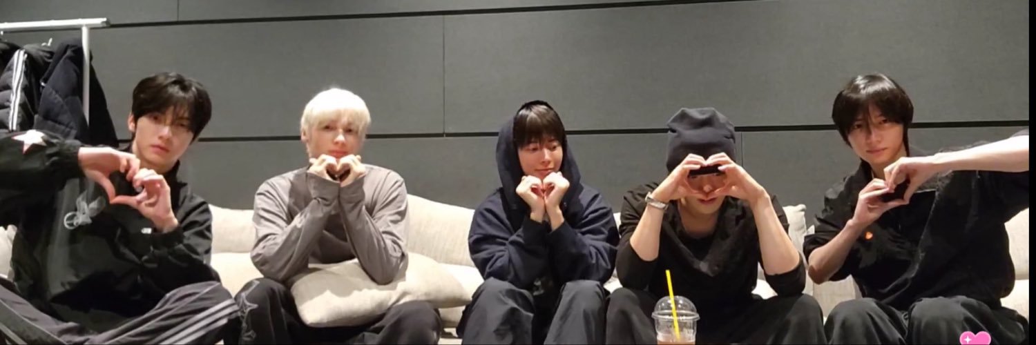 fmnyqrin's profile banner image