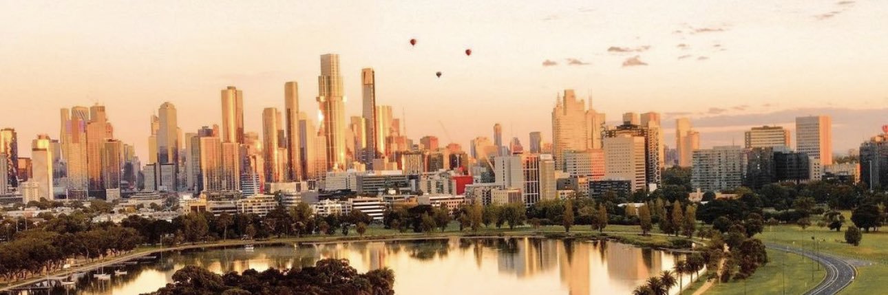 Kerrie 💛🖤 banner