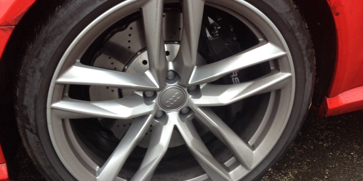 Clive Helders banner