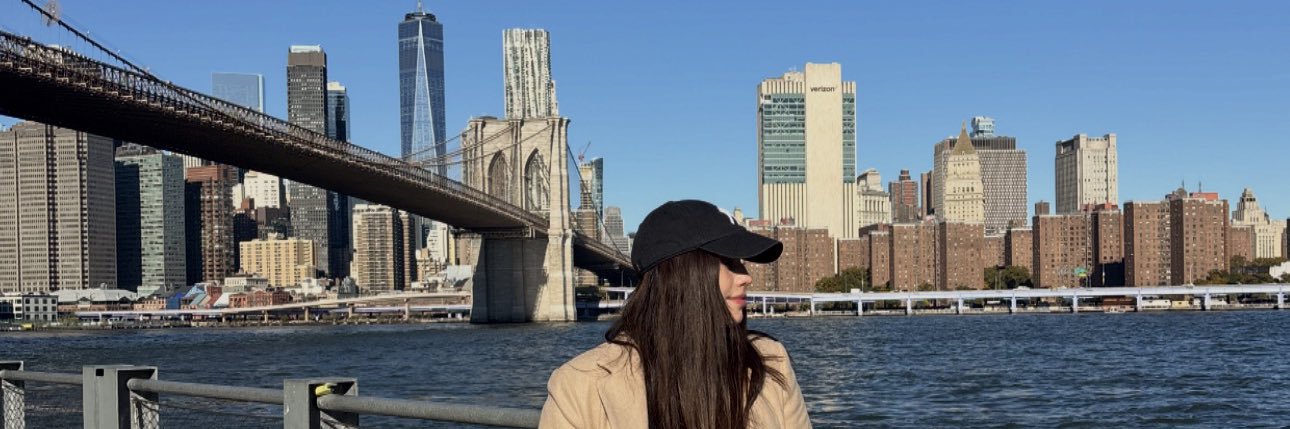 paolamrl's profile banner image