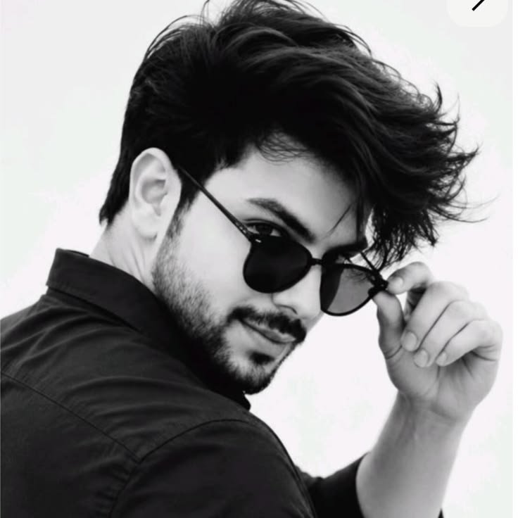 iiShayarii's profile banner image