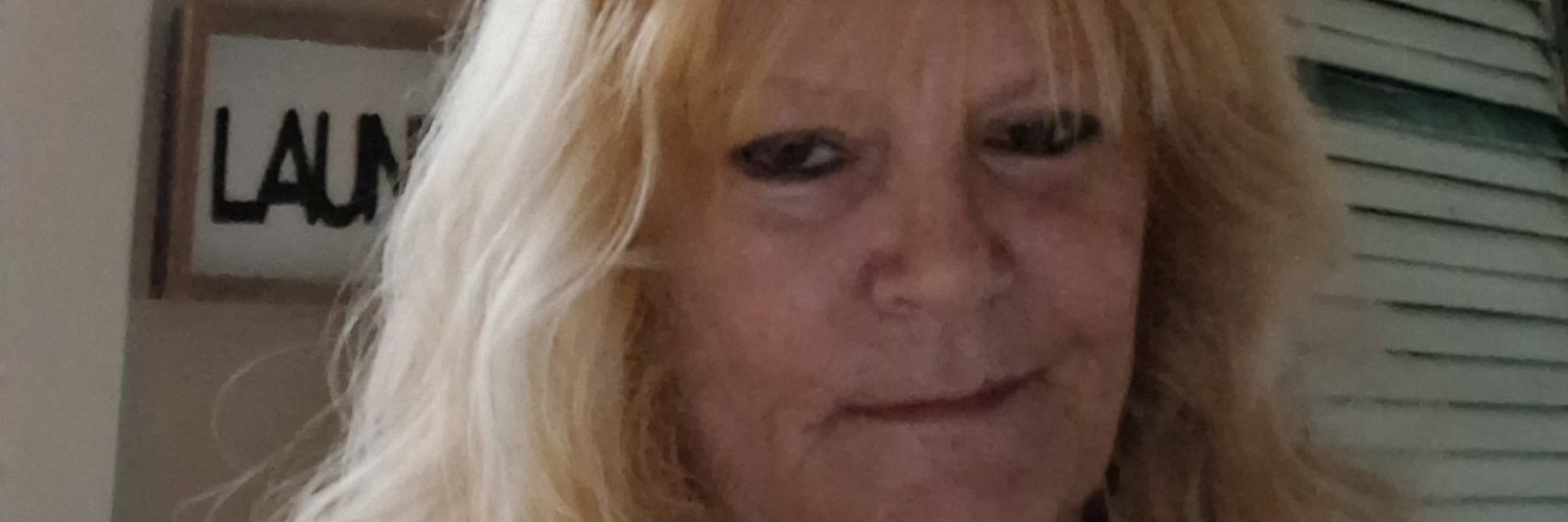 dawna7l's profile banner image