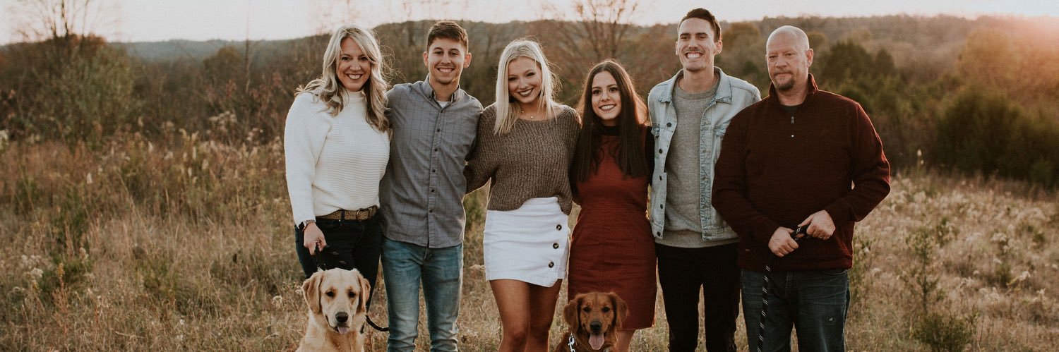 shannychel's profile banner image
