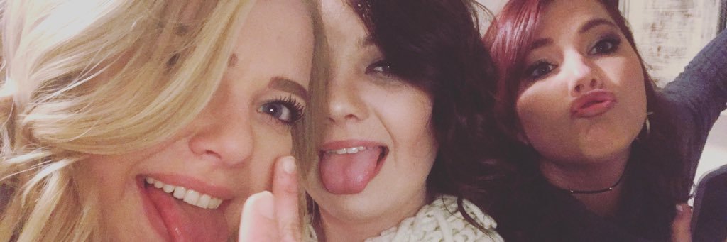 laineebstennett's profile banner image