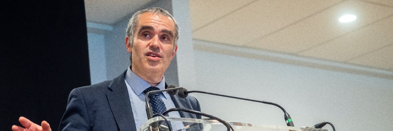 Julian Fraser banner