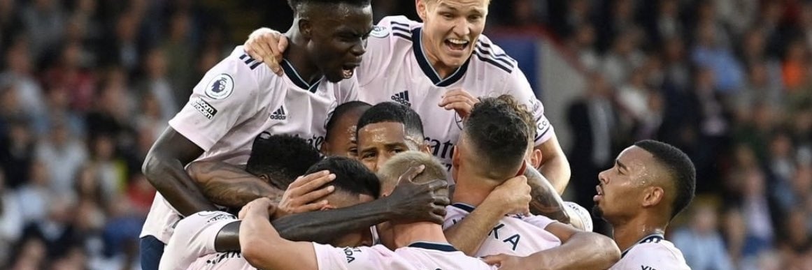 petitmoore's profile banner image