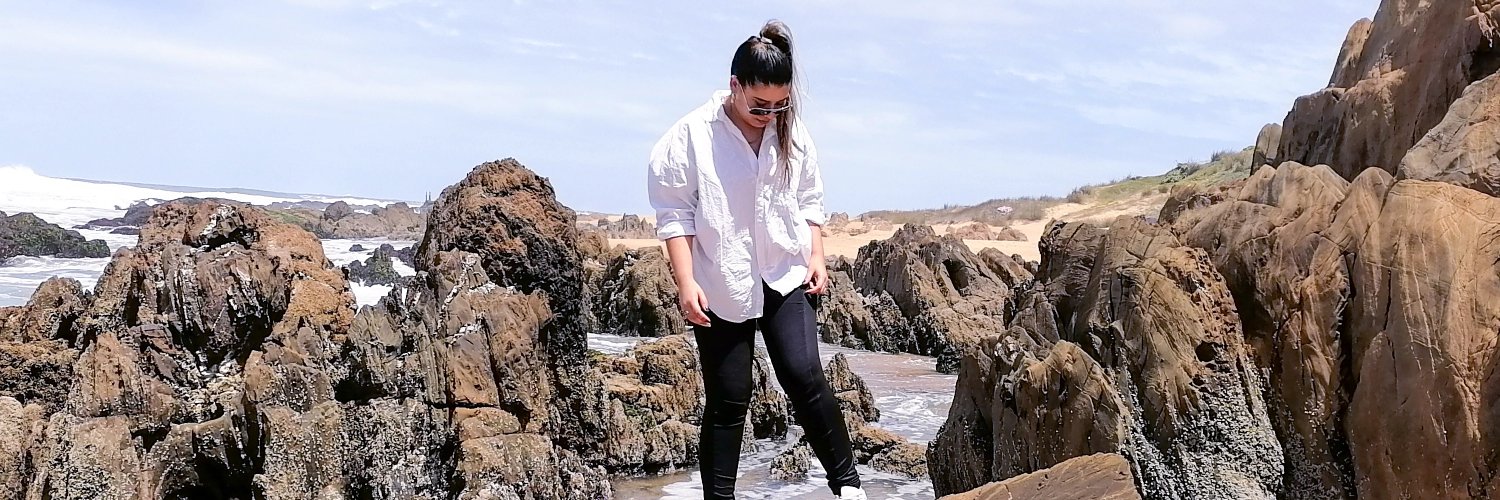 DebySouza1's profile banner image