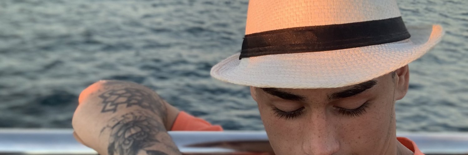 ianbarral_'s profile banner image