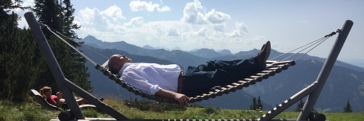 moblong's profile banner image