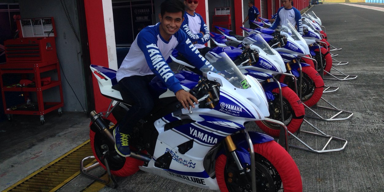 R_Fadhil27's profile banner image