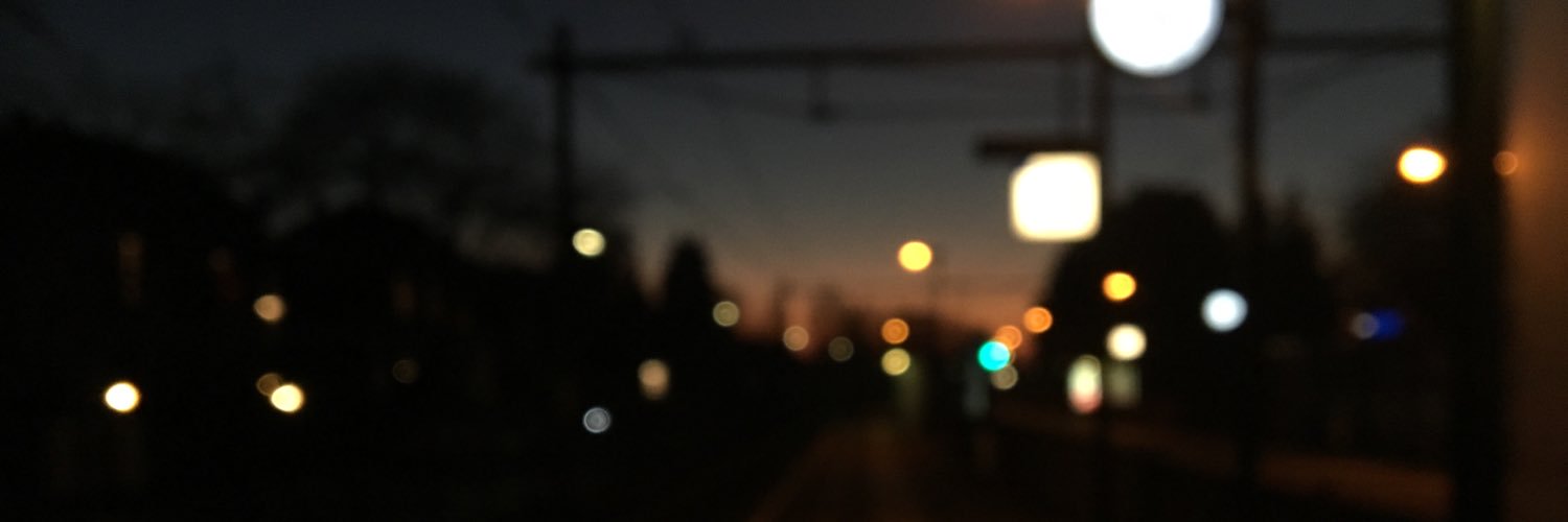 iris. banner