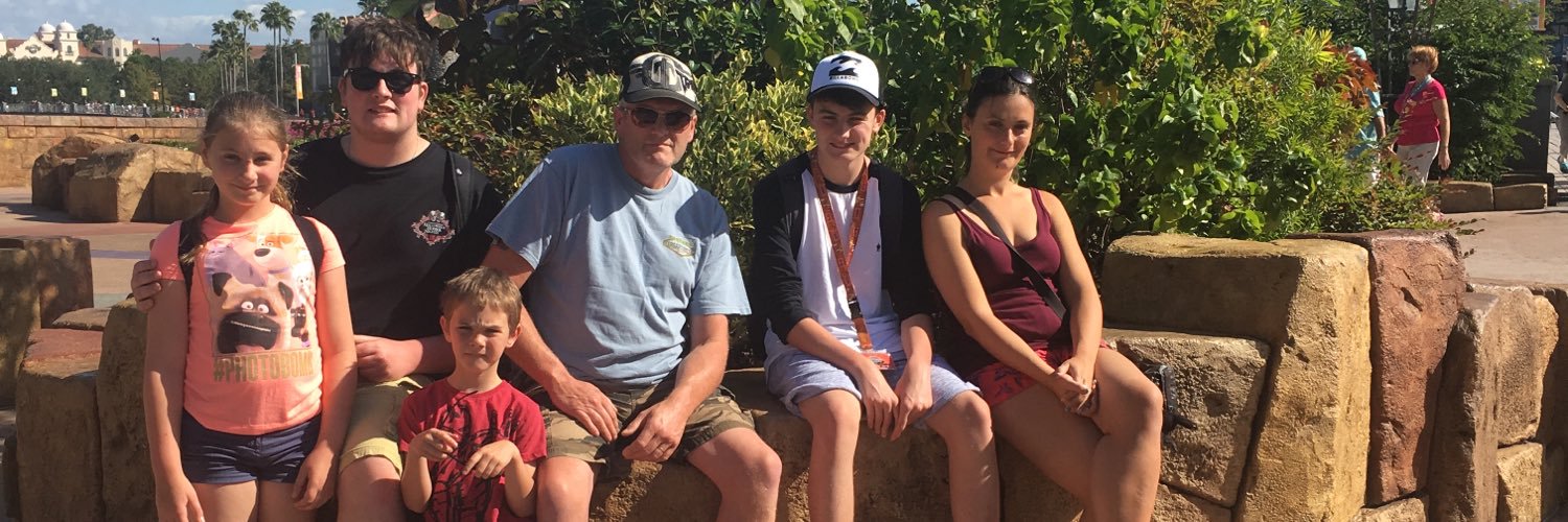 sueken68's profile banner image