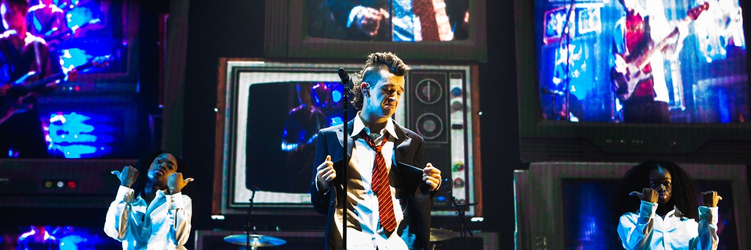 Harry Barnes 🥾🌍 banner