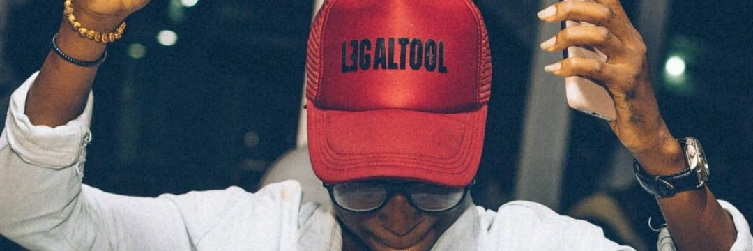 LolA With The Duffle Bag... banner